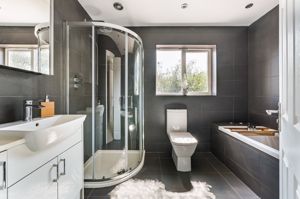 En-Suite- click for photo gallery